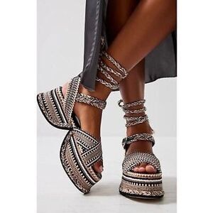 Free People x Amambaih Beatriz Wrap Sandals Size 39